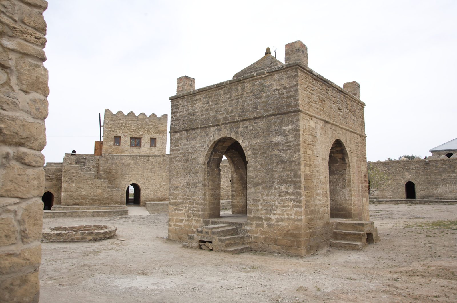 Chrám ohně Ateshgah u Baku