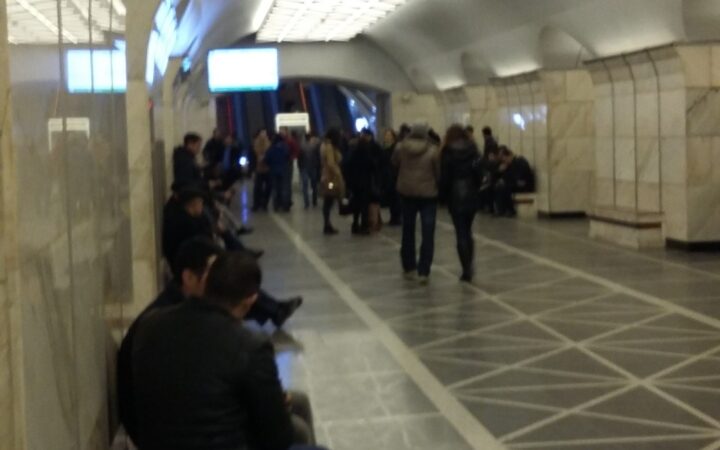 Jak se pohybovat po Baku: metro, autobusy a taxi
