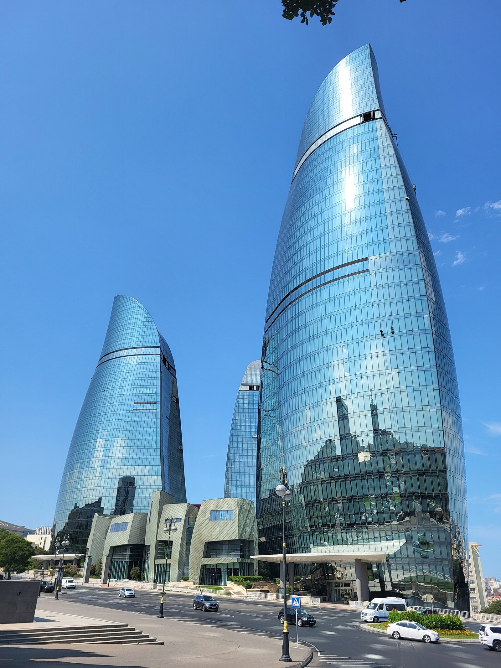 Plamenné věže (Flame Towers) nad Baku